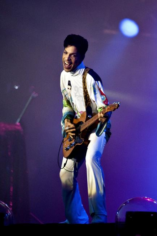 Illustration for article titled 32 Photos of Prince We Love